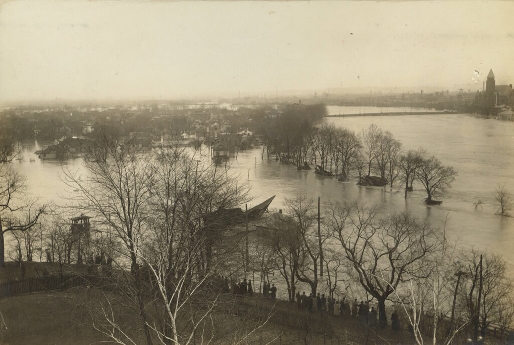 dayton flood 1913 looking toward riverdale