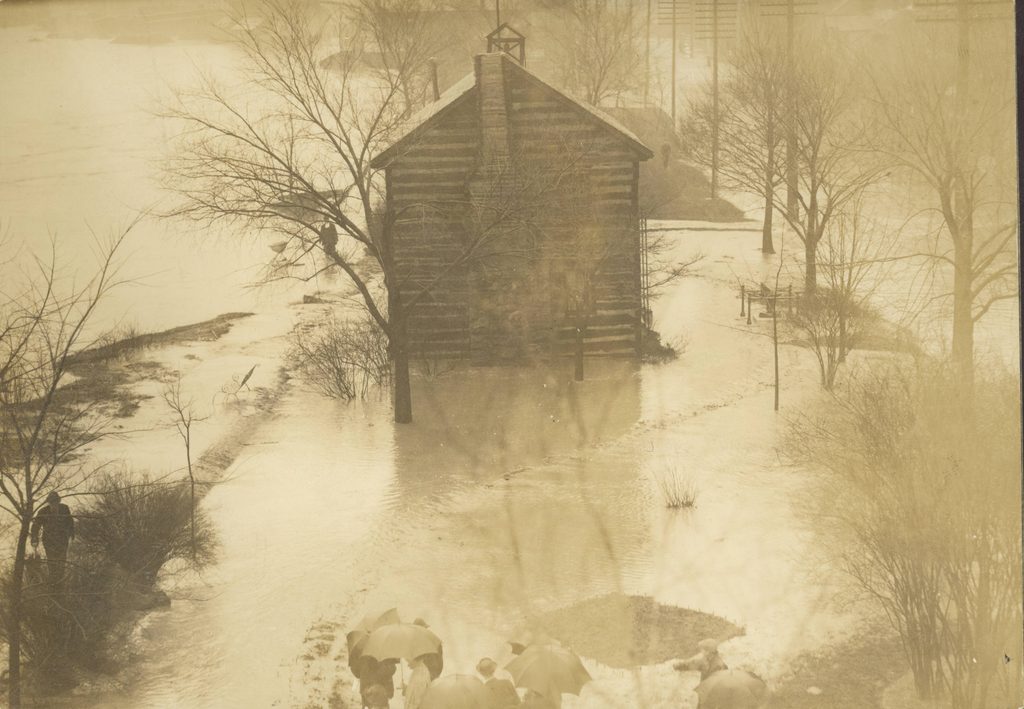 newcom tavern during great flood of 1913
