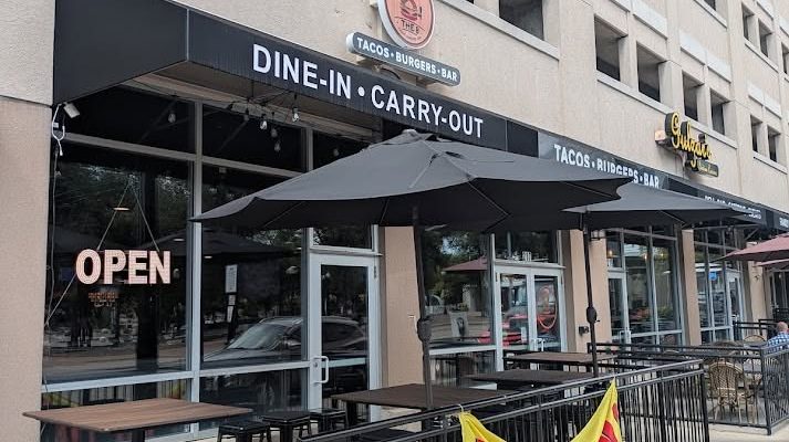the 8 downtown dayton sports bar