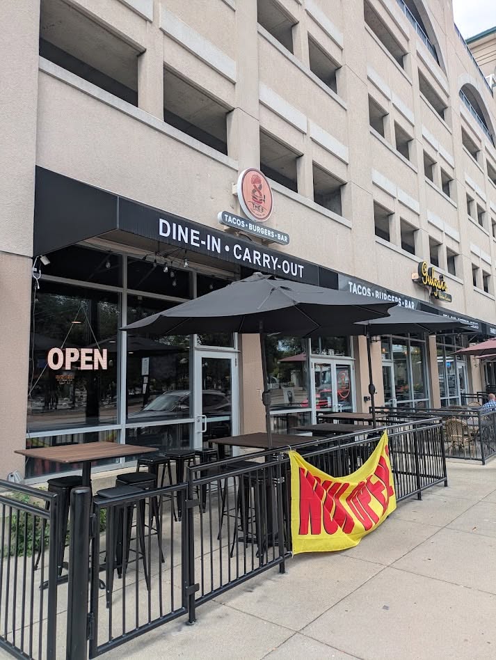the 8 downtown dayton sports bar